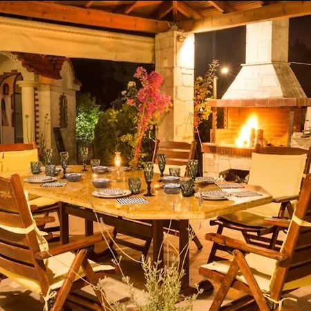 Roubini Villa *